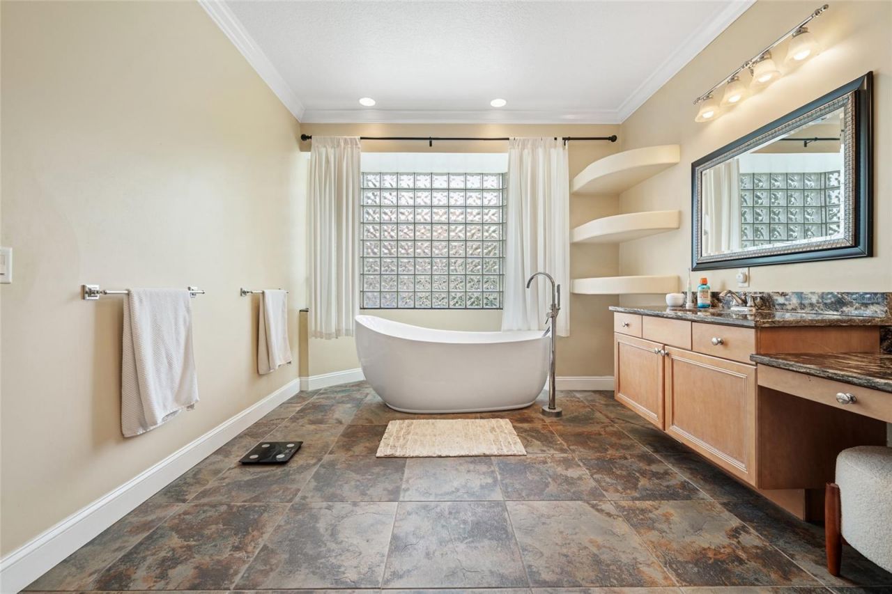 8612 Oldbridge Lane, Orlando, FL 32819 Photo