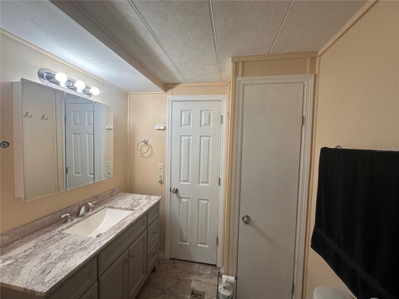 7388 SE Swan Avenue, Hobe Sound, FL 33455 Photo