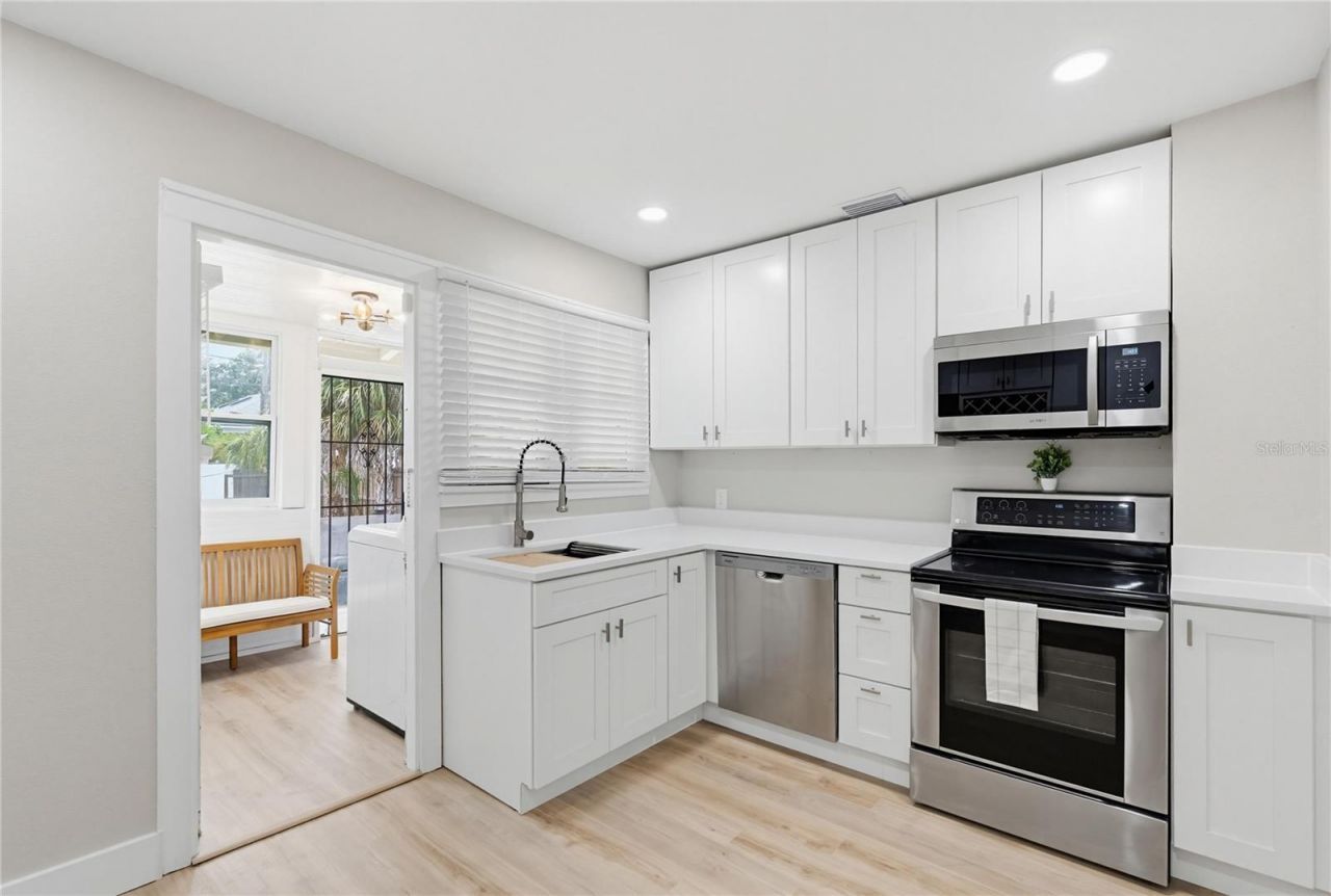 2418 2nd Avenue S, Saint Petersburg, FL 33712 Photo