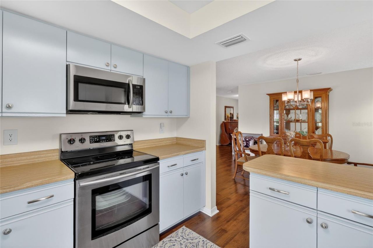 2106 Harringay Street , Unit 451, Sun City Center, FL 33573 Photo
