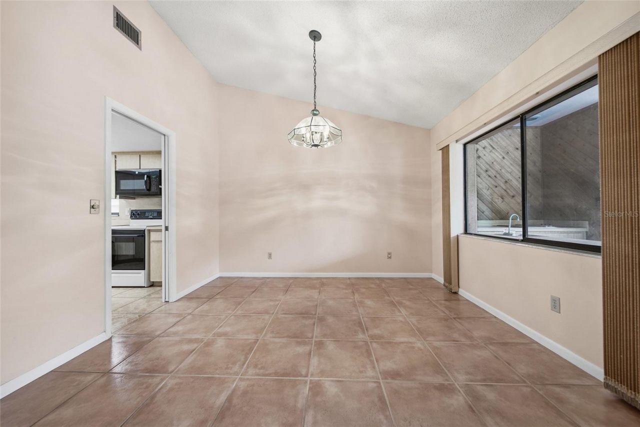 12008 Nicklaus Circle, Tampa, FL 33624 Photo