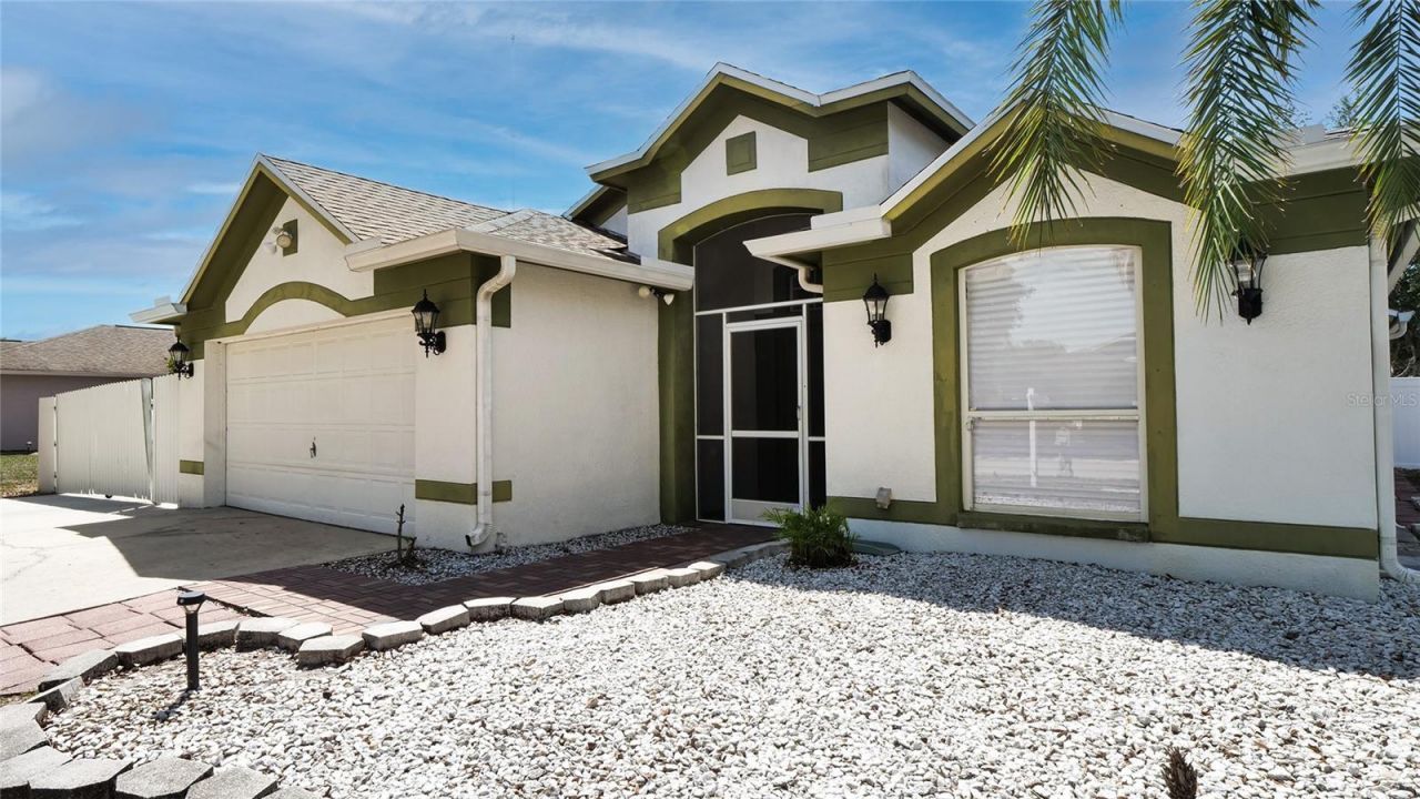 10536 Salisbury Street , Riverview, FL 33569 Photo