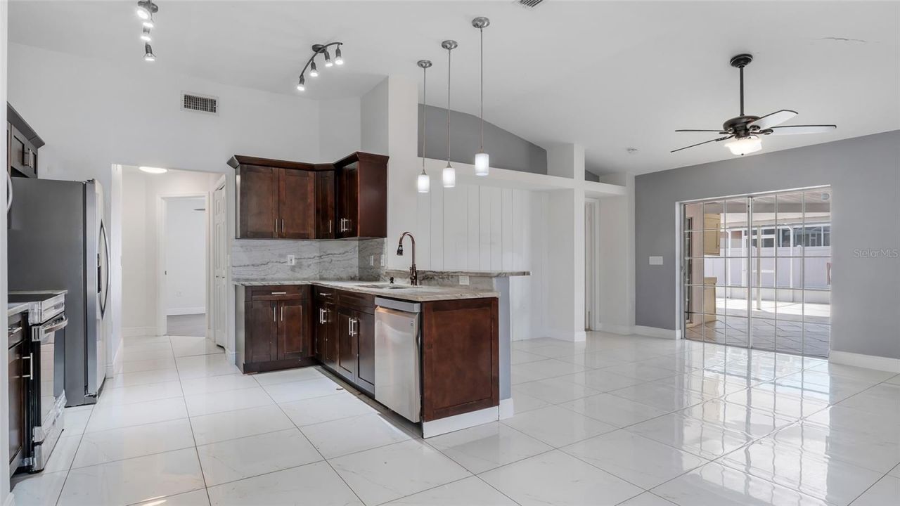 10536 Salisbury Street , Riverview, FL 33569 Photo