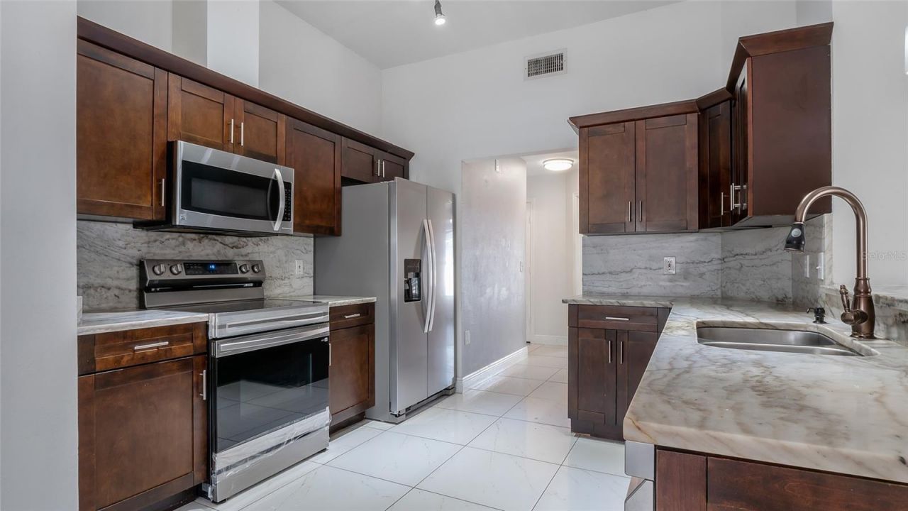 10536 Salisbury Street , Riverview, FL 33569 Photo