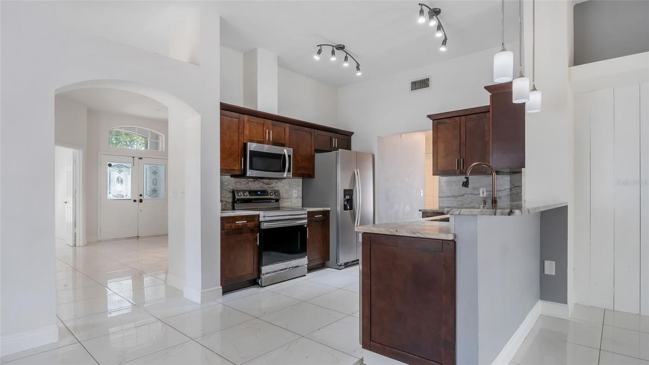10536 Salisbury Street , Riverview, FL 33569 Photo