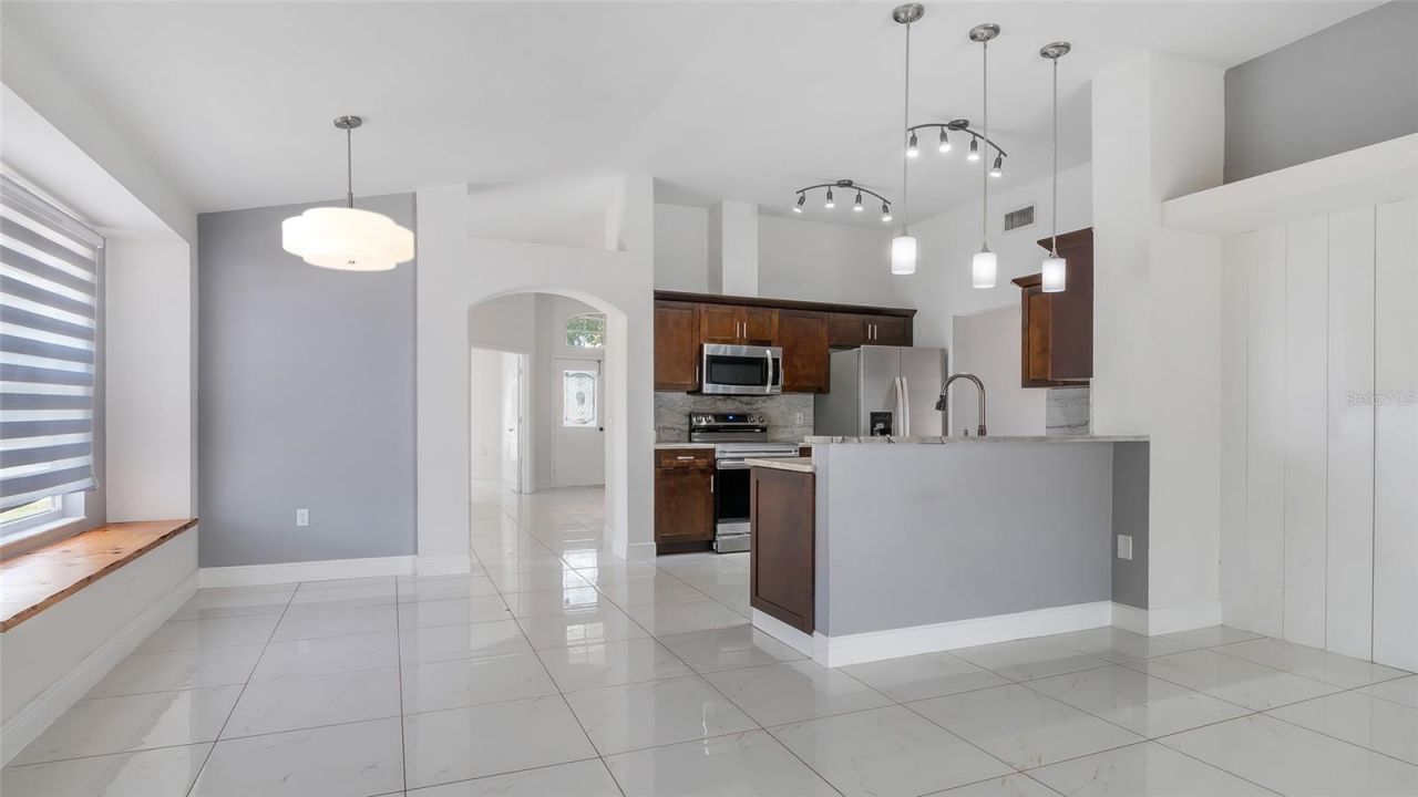 10536 Salisbury Street , Riverview, FL 33569 Photo