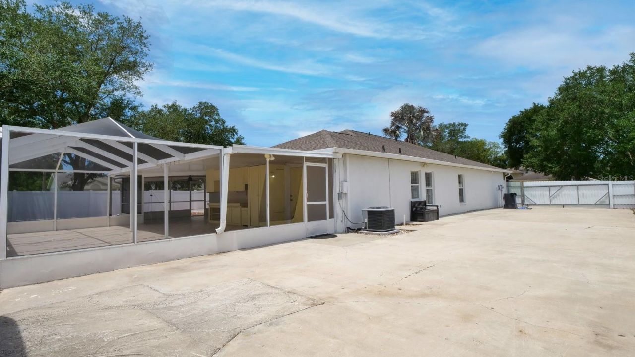 10536 Salisbury Street , Riverview, FL 33569 Photo