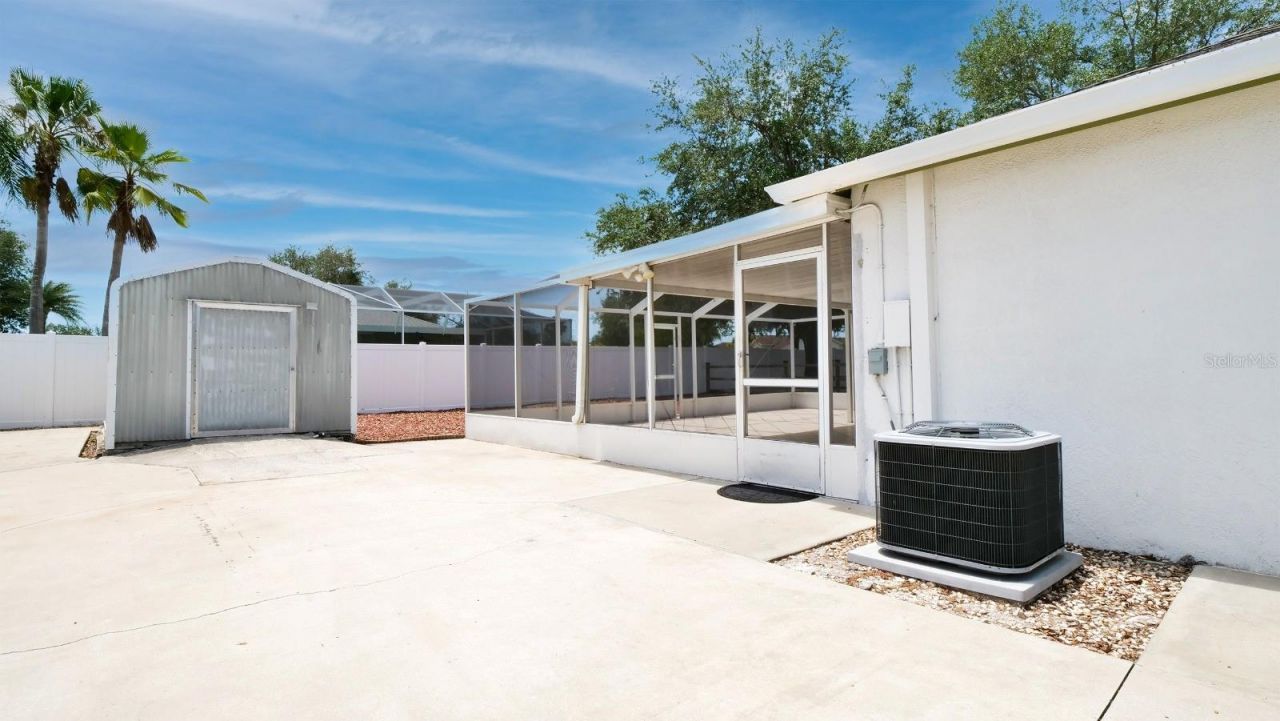 10536 Salisbury Street , Riverview, FL 33569 Photo