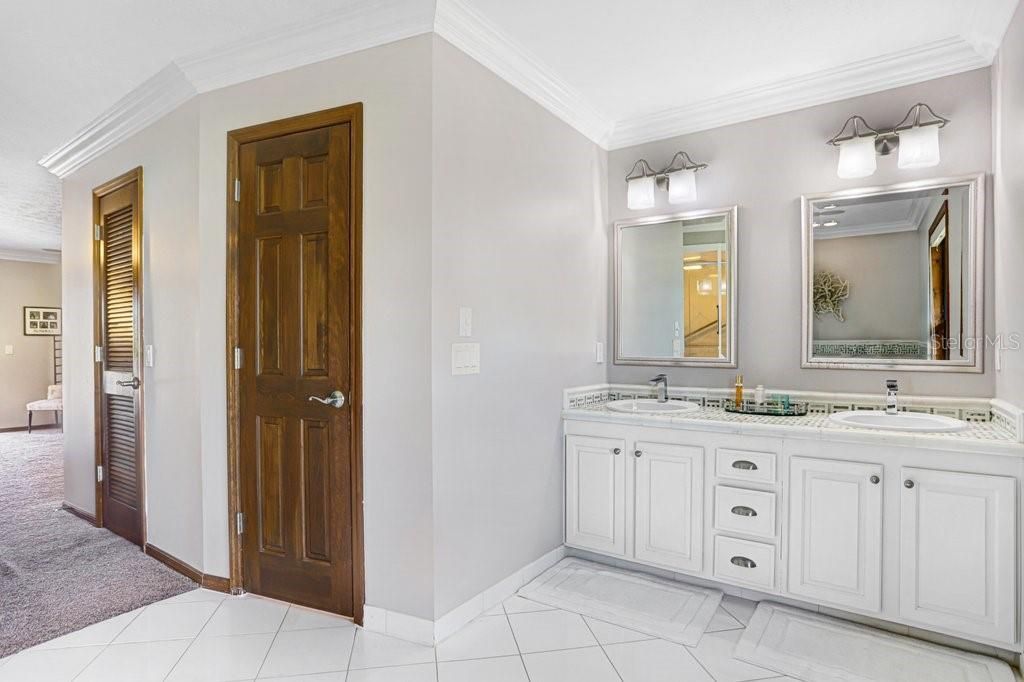 2809 Fairway View Drive , Valrico, FL 33596 Photo