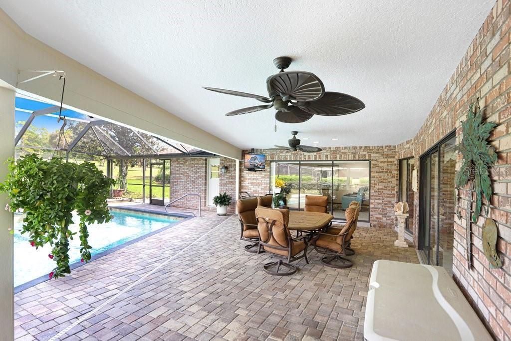 2809 Fairway View Drive , Valrico, FL 33596 Photo