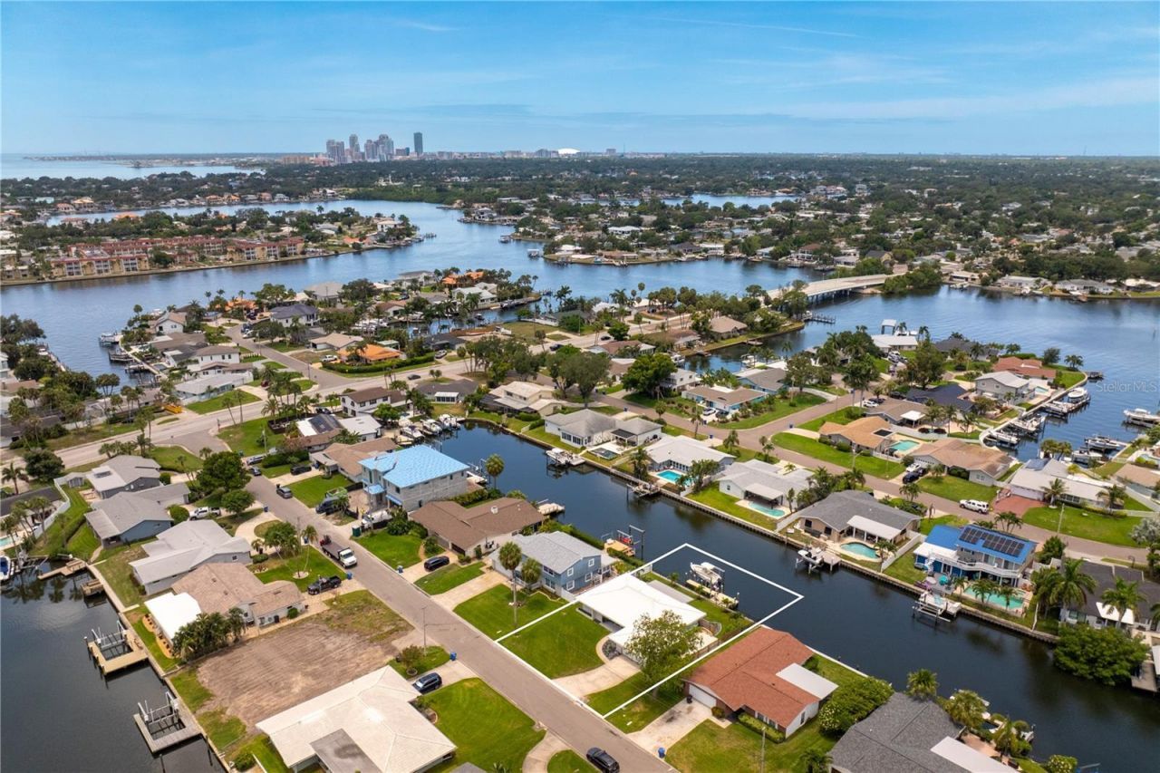 4152 13th Lane Ne, Saint Petersburg, FL 33703 Photo