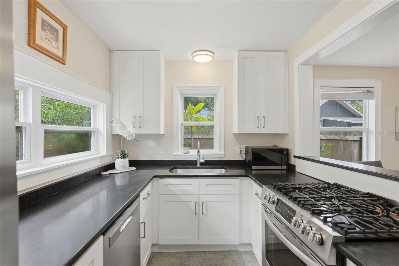 608 Kirkwood Terrace N, Saint Petersburg, FL 33701 Photo