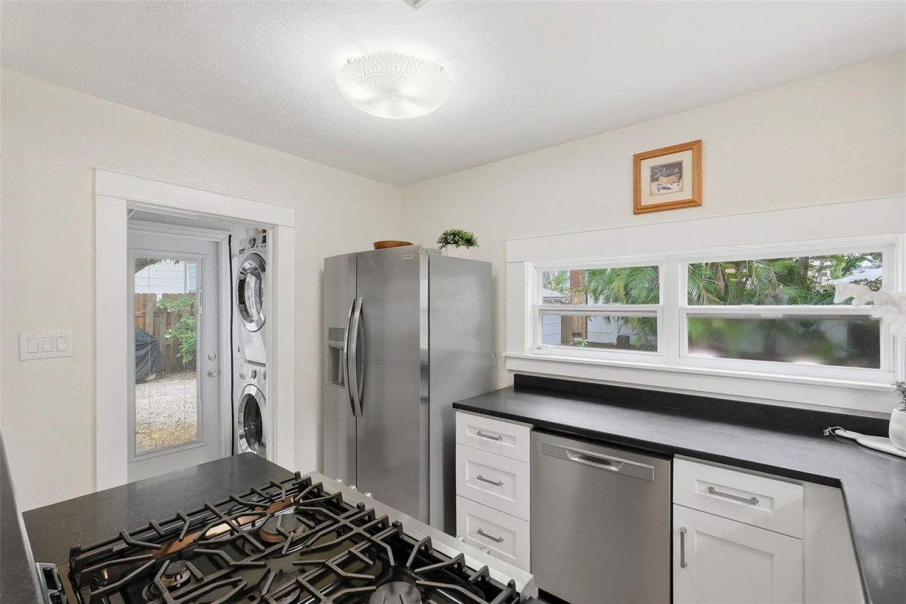 608 Kirkwood Terrace N, Saint Petersburg, FL 33701 Photo