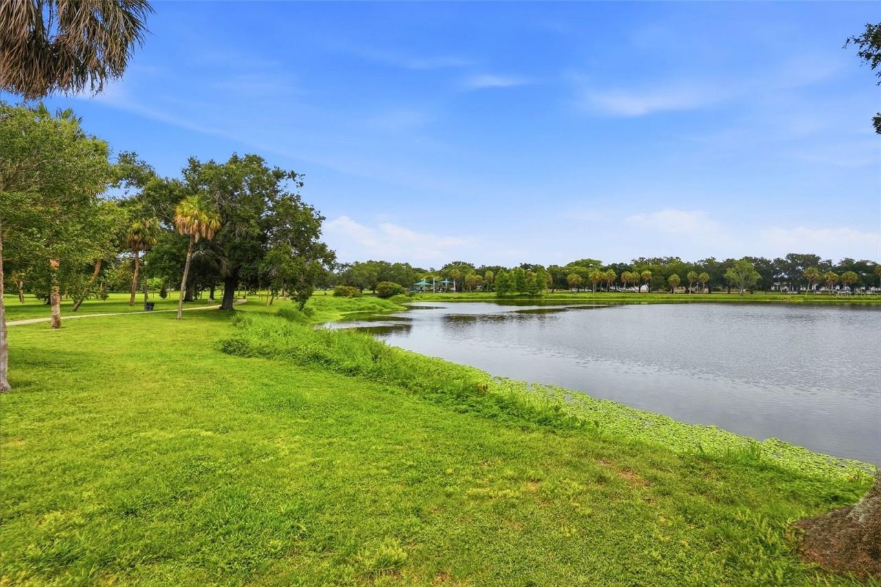 608 Kirkwood Terrace N, Saint Petersburg, FL 33701 Photo
