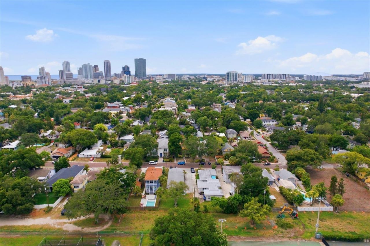 608 Kirkwood Terrace N, Saint Petersburg, FL 33701 Photo