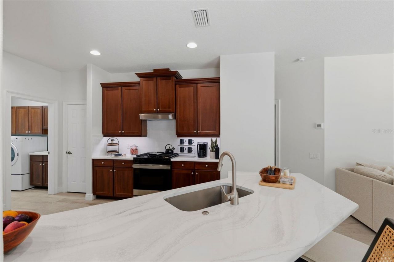 2691 Lakebreeze Lane S, Clearwater, FL 33759 Photo