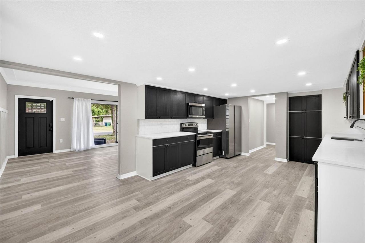 1601 E Paris Street , Tampa, FL 33610 Photo