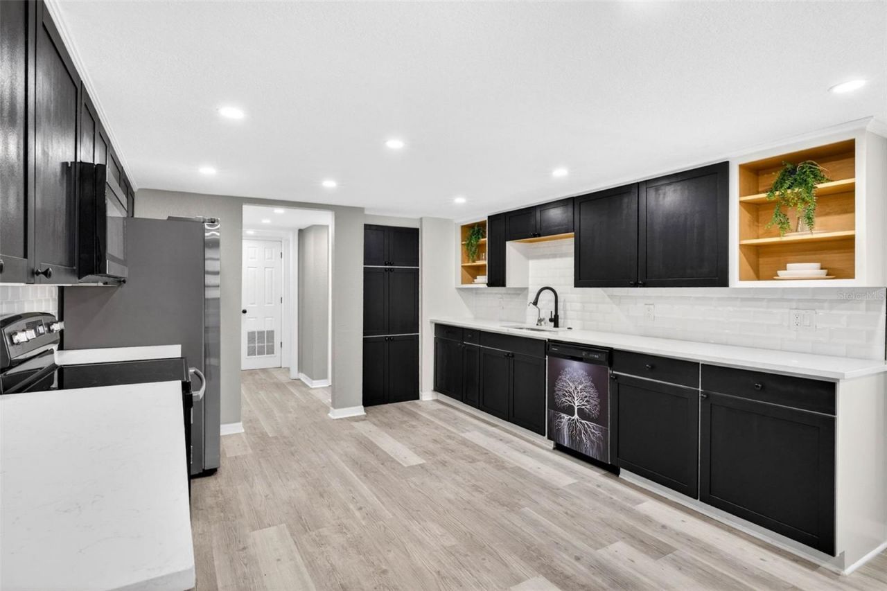 1601 E Paris Street , Tampa, FL 33610 Photo