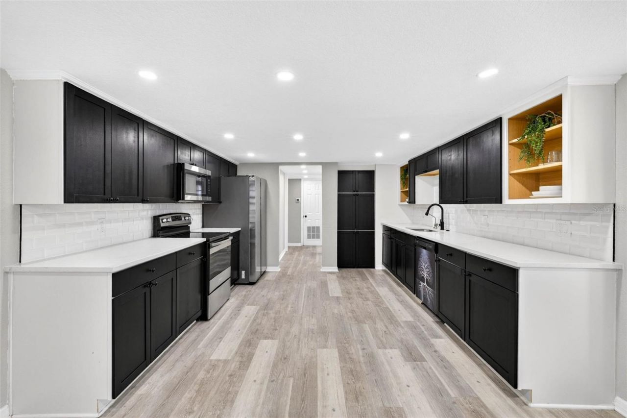1601 E Paris Street , Tampa, FL 33610 Photo