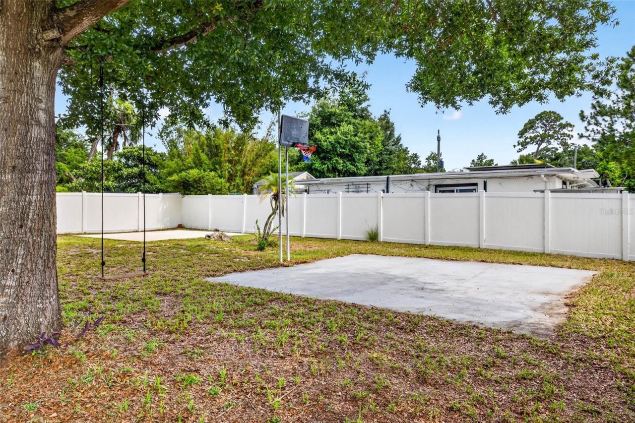 1601 E Paris Street , Tampa, FL 33610 Photo