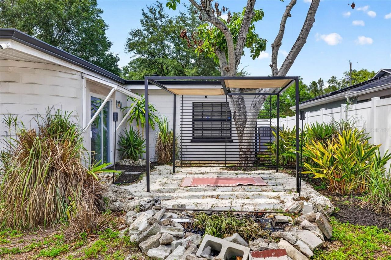 1601 E Paris Street , Tampa, FL 33610 Photo