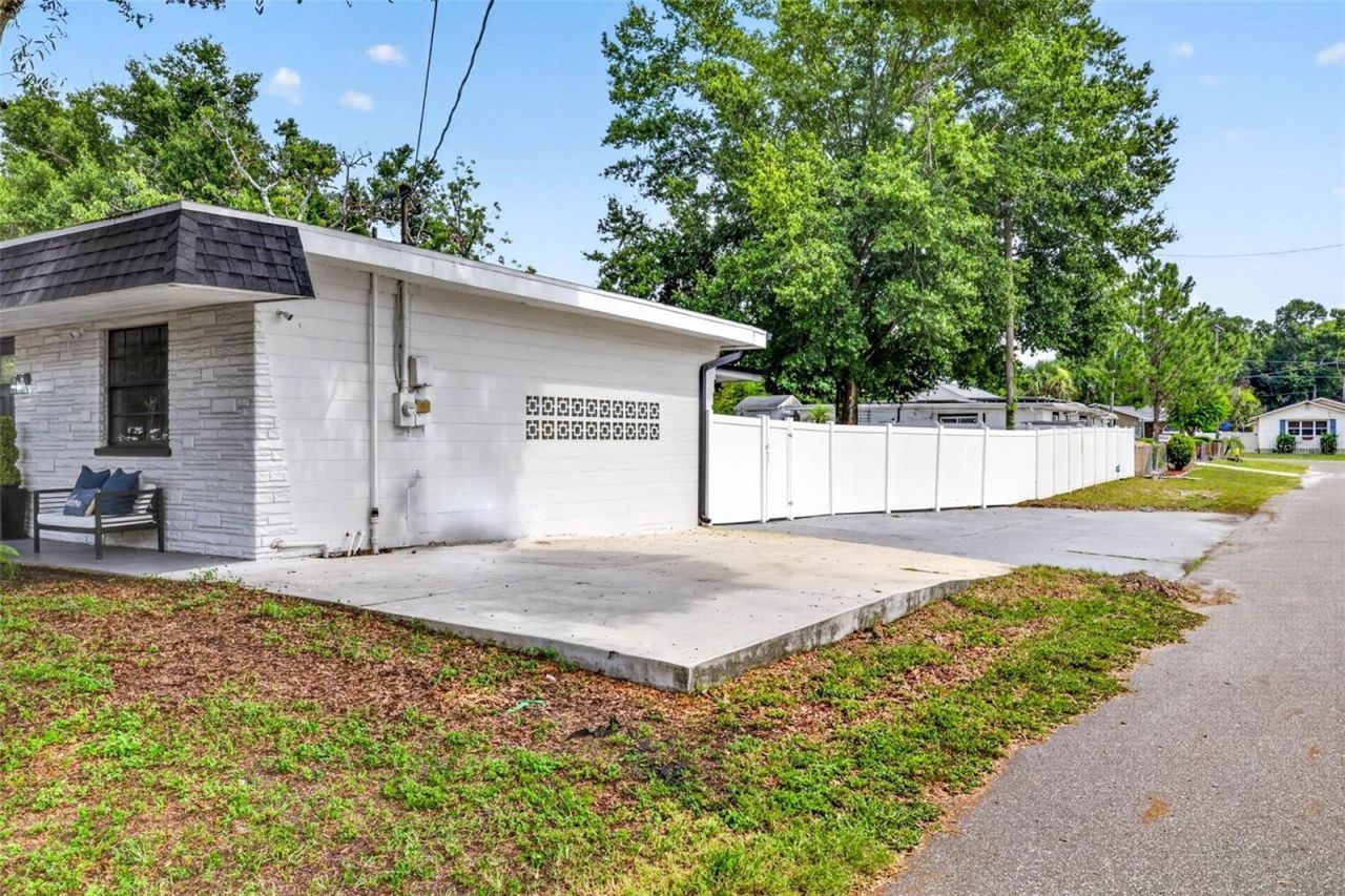 1601 E Paris Street , Tampa, FL 33610 Photo