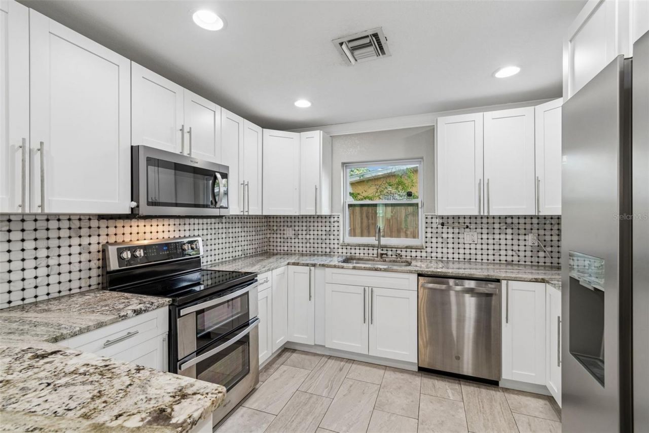 12417 N Rome Avenue , Tampa, FL 33612 Photo
