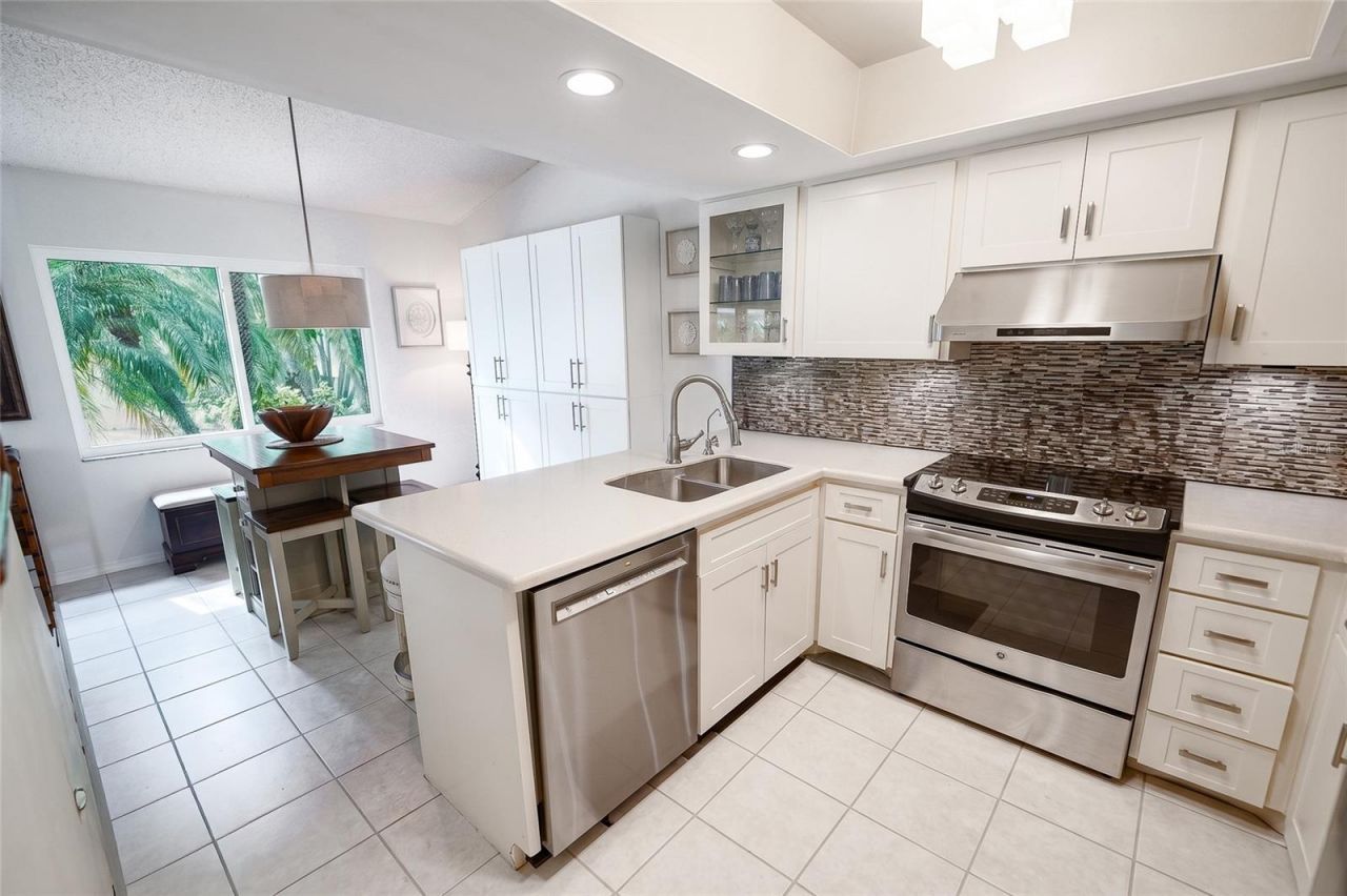 1613 St Catherine Drive E, Dunedin, FL 34698 Photo