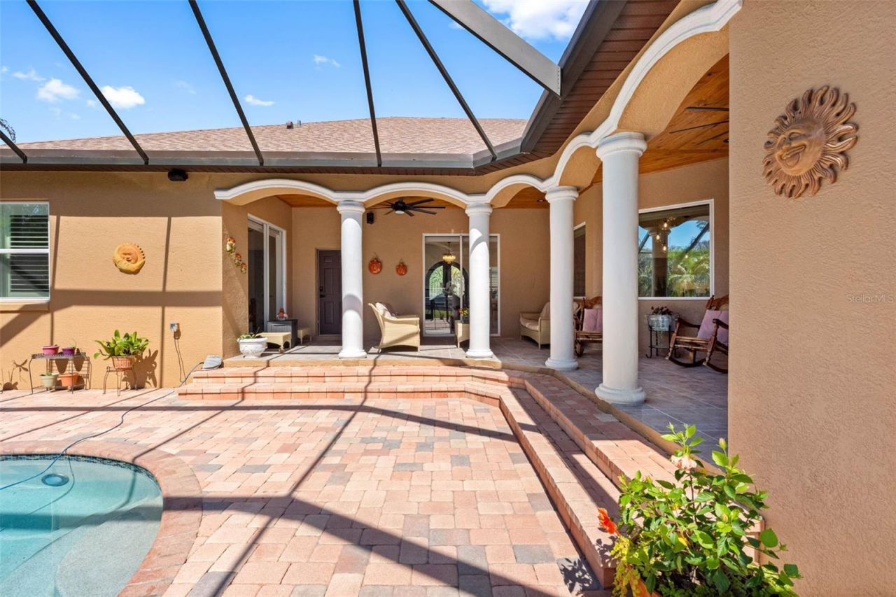 17117 Lakeshore Road, Lutz, FL 33558 Photo