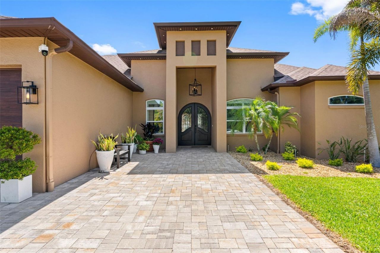 17117 Lakeshore Road, Lutz, FL 33558 Photo