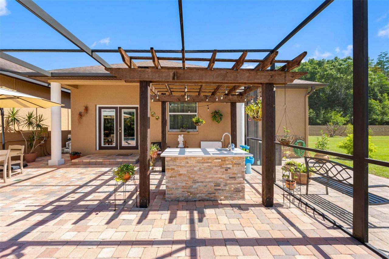 17117 Lakeshore Road, Lutz, FL 33558 Photo