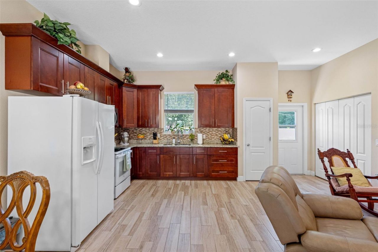 17117 Lakeshore Road, Lutz, FL 33558 Photo