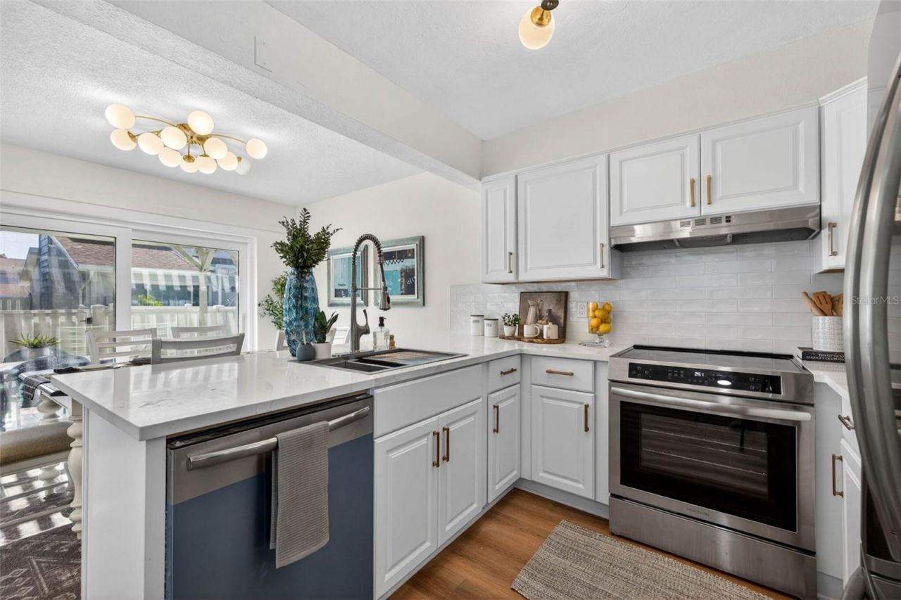 6655 Cape Sable Way Ne, Unit 1, Saint Petersburg, FL 33702 Photo