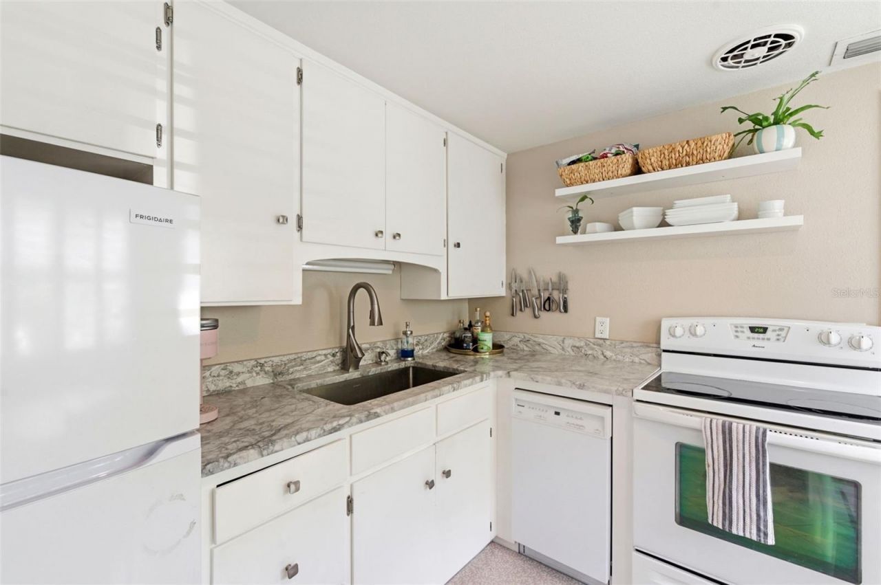 652 Lexington Street , Dunedin, FL 34698 Photo
