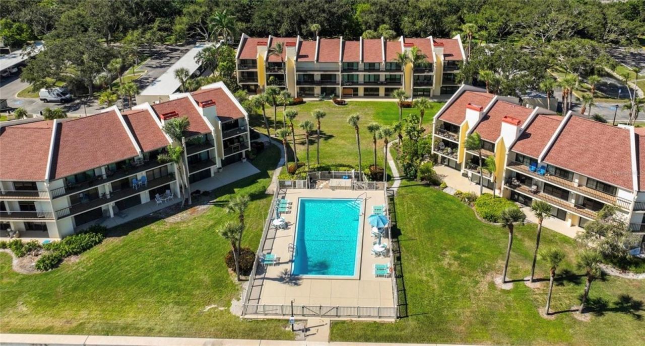 7530 Sunshine Skyway Lane S, Unit P7, Saint Petersburg, FL 33711 Photo