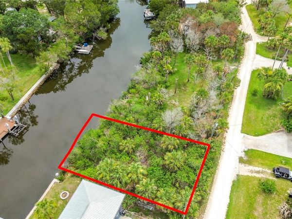 12073 W GULF BREEZE COURT , CRYSTAL RIVER, FL 34429