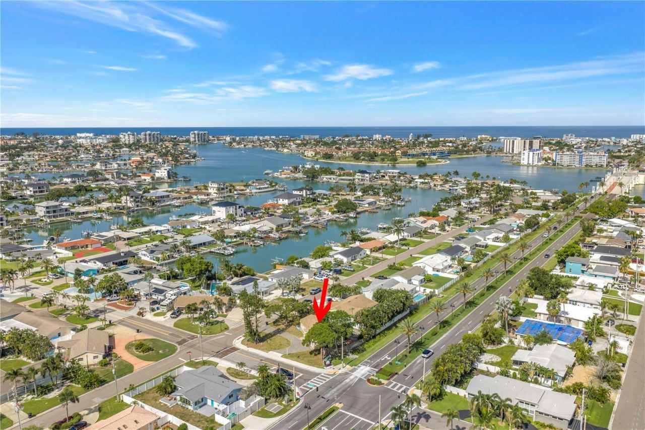 7901 Causeway Boulevard S, Saint Petersburg, FL 33707 Photo