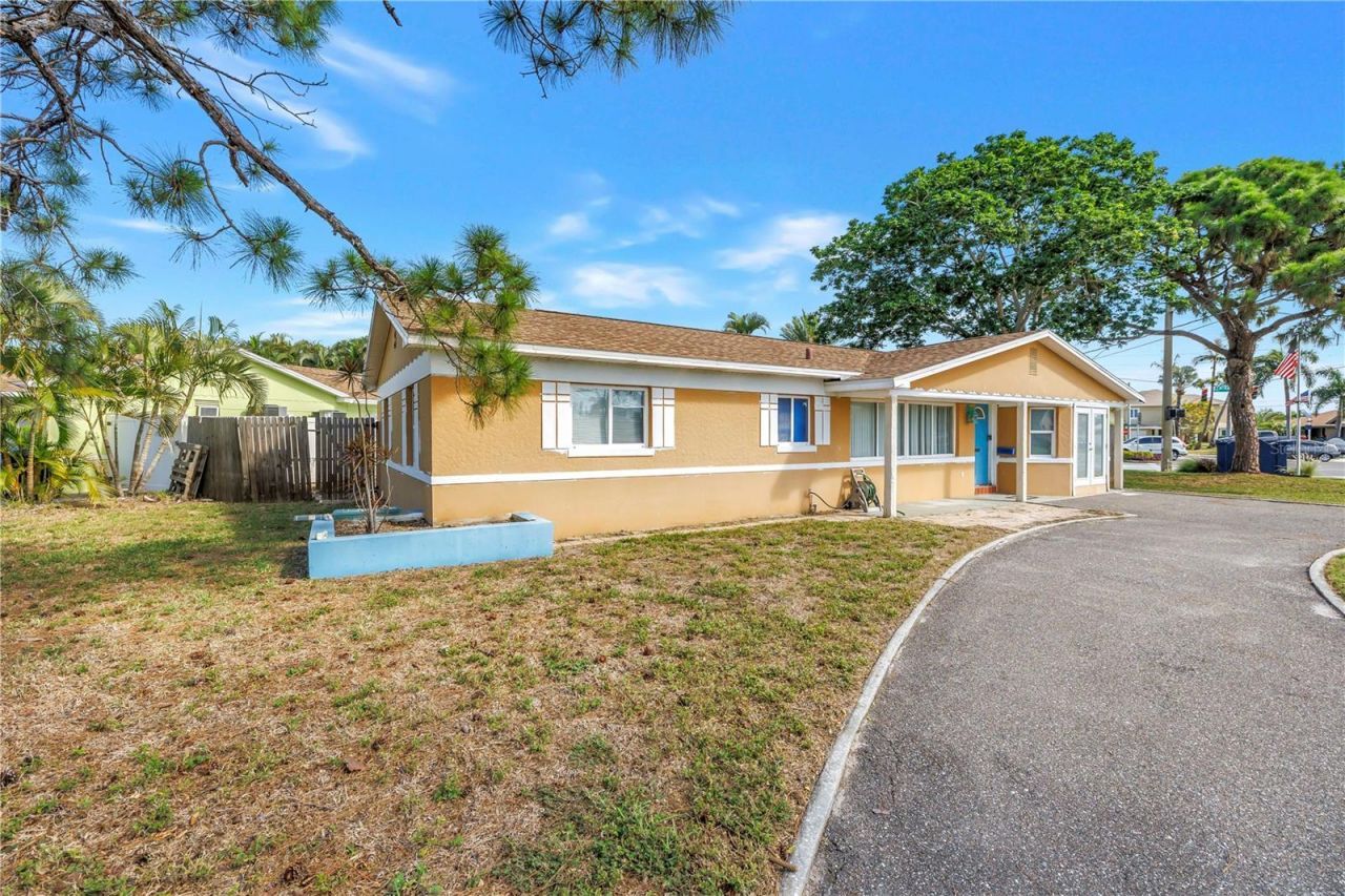 7901 Causeway Boulevard S, Saint Petersburg, FL 33707 Photo