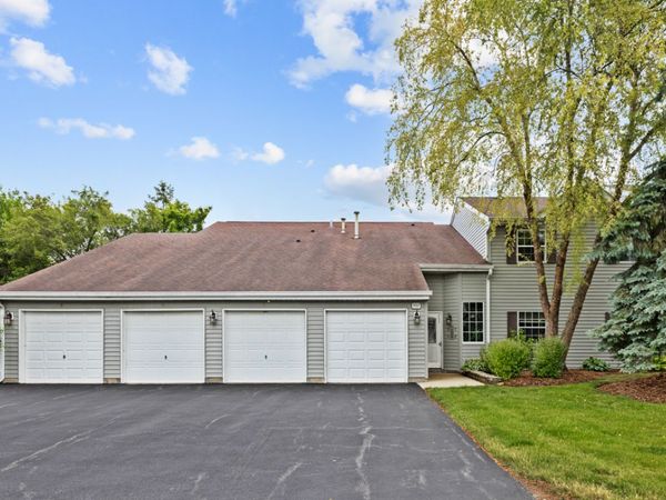 557 E Shag Bark Lane , Unit A, Streamwood, IL 60107