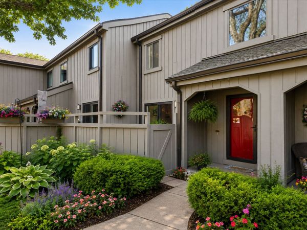 404 Shoreline Road , Unit 298, Lake Barrington, IL 60010