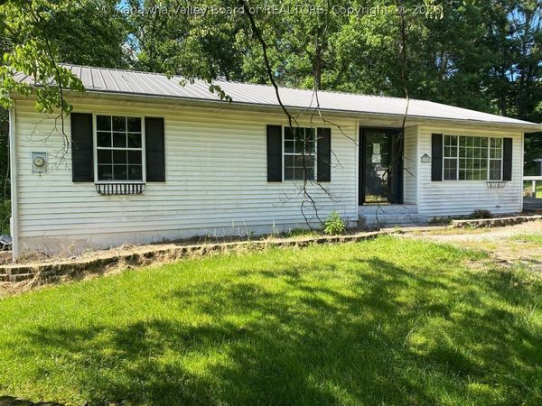 1305 Linda Lane, Parkersburg, WV 26104
