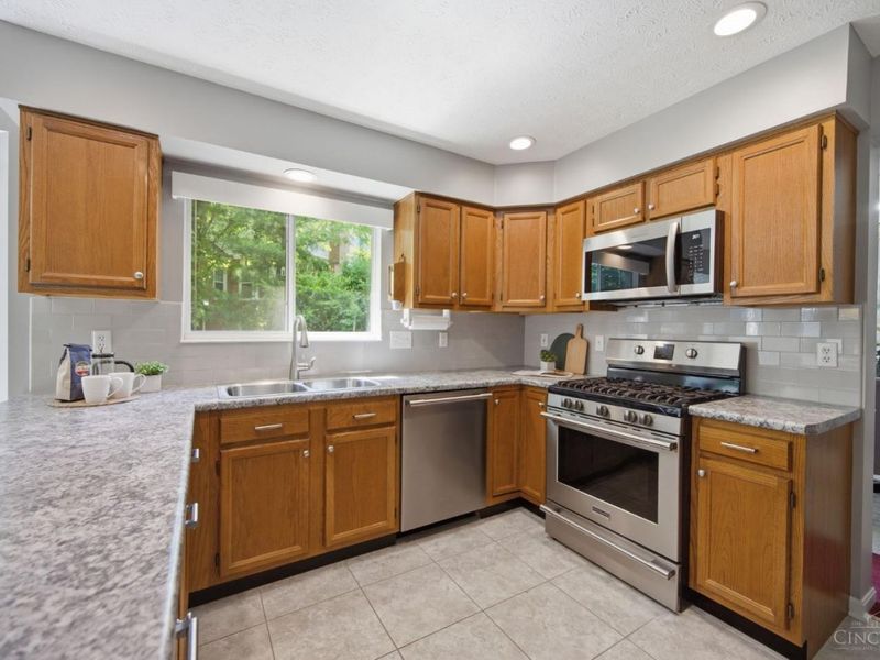 231 Riva Ridge Court, Loveland, OH 45140 Photo 14