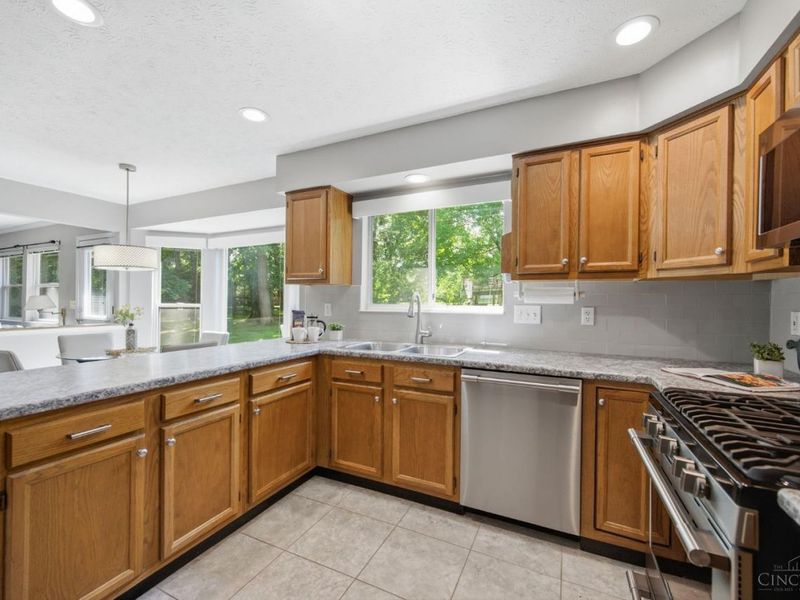 231 Riva Ridge Court, Loveland, OH 45140 Photo 16