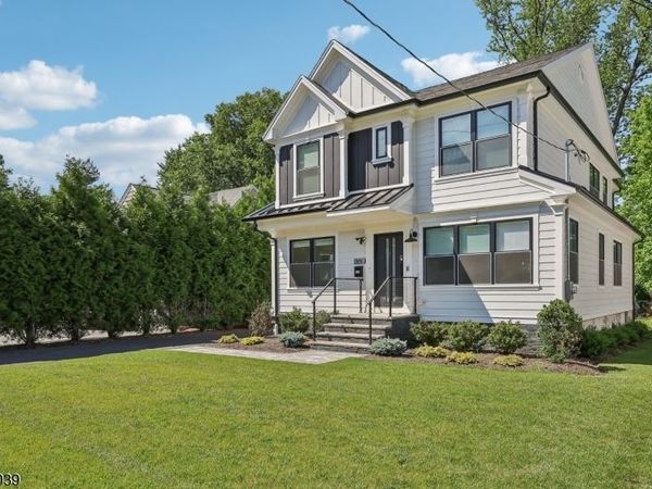 676 Ridgewood Rd, Oradell, NJ 07649
