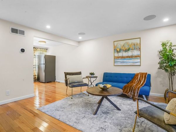 56 Roberts Dr, Unit 56, Bedford, MA 01730