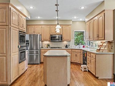 1022 Sherwood Lane, Papillion, NE 68046