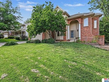 1022 Sherwood Lane, Papillion, NE 68046