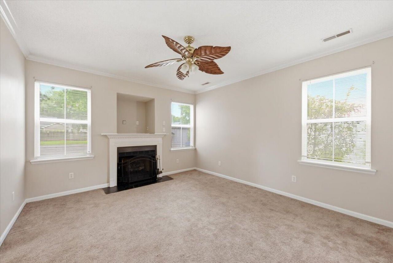 109 Saint Phillips Row Photo 12