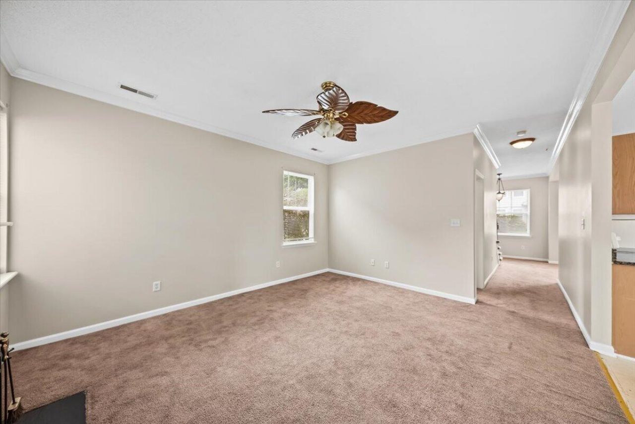 109 Saint Phillips Row Photo 15