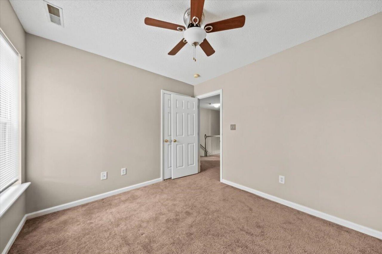 109 Saint Phillips Row Photo 19